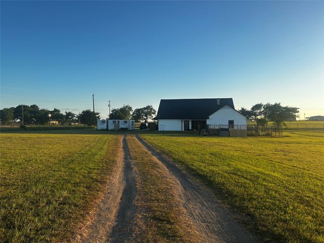 2000 County Road 1123, Godley, TX 76044