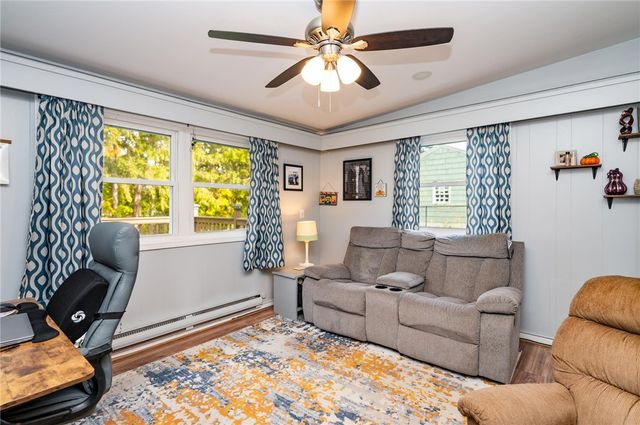 14 Hilltop Dr, Leroy, NY 14482