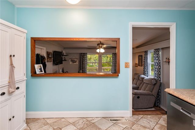 14 Hilltop Dr, Leroy, NY 14482