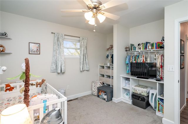 14 Hilltop Dr, Leroy, NY 14482