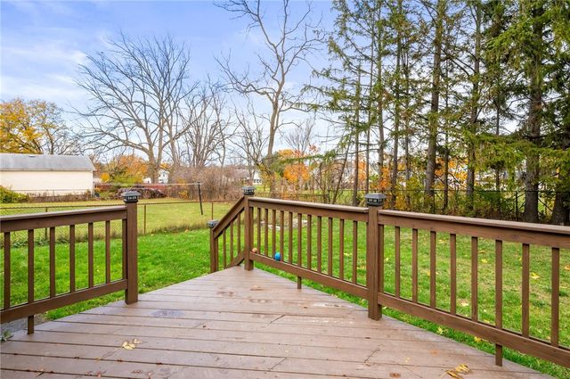 14 Hilltop Dr, Leroy, NY 14482