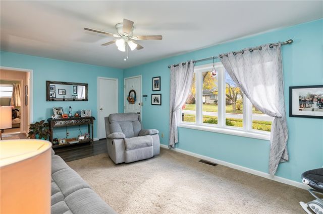 14 Hilltop Dr, Leroy, NY 14482