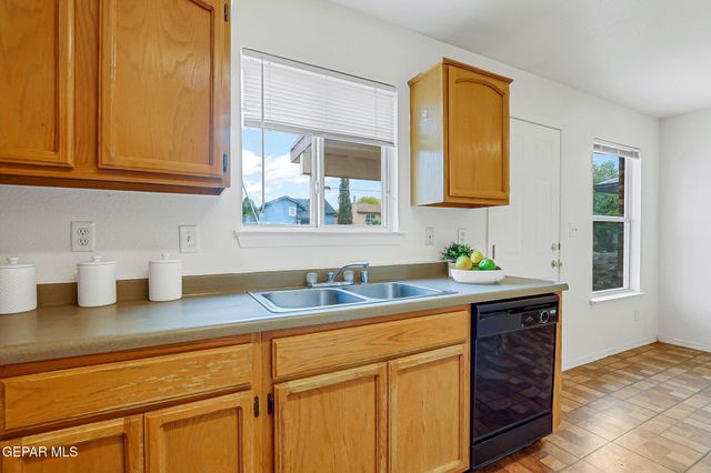 6205 Alina Baltazar Drive, El Paso, TX 79932