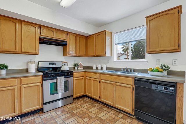 6205 Alina Baltazar Drive, El Paso, TX 79932