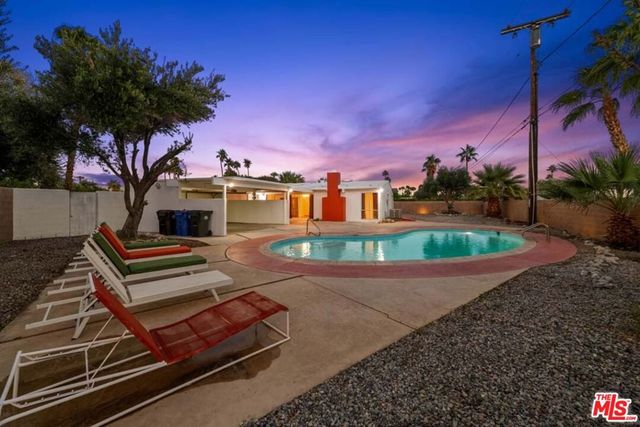 859 E Grace Circle, Palm Springs, CA 92262