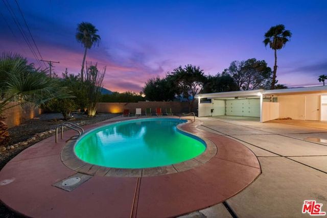 859 E Grace Circle, Palm Springs, CA 92262