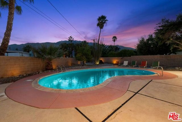 859 E Grace Circle, Palm Springs, CA 92262