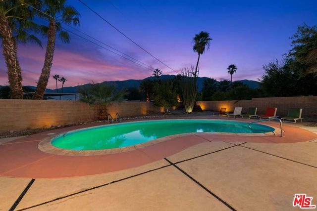 859 E Grace Circle, Palm Springs, CA 92262