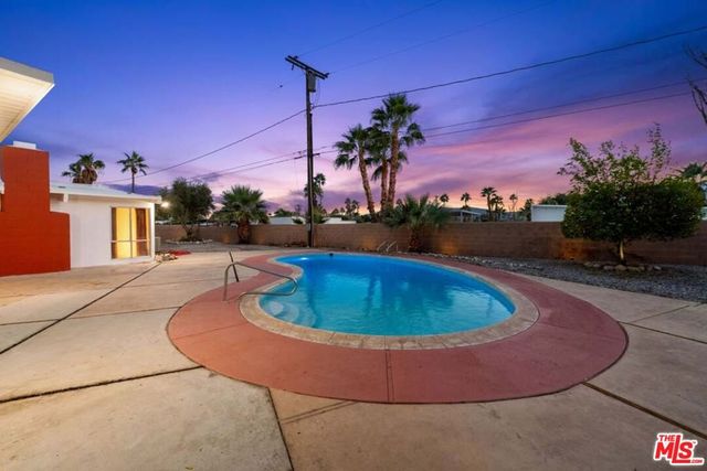 859 E Grace Circle, Palm Springs, CA 92262