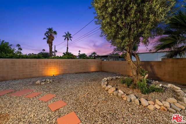859 E Grace Circle, Palm Springs, CA 92262