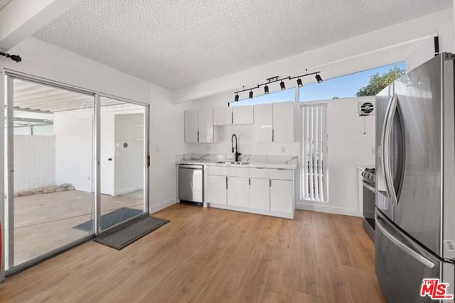 859 E Grace Circle, Palm Springs, CA 92262