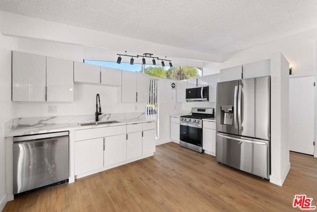 859 E Grace Circle, Palm Springs, CA 92262