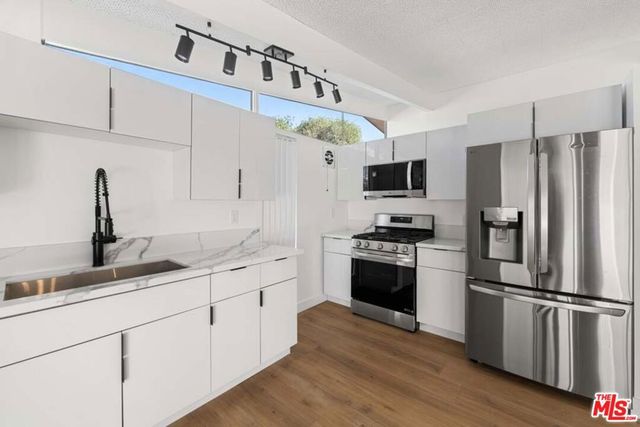 859 E Grace Circle, Palm Springs, CA 92262