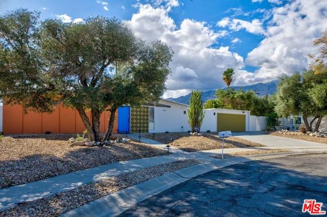 859 E Grace Circle, Palm Springs, CA 92262