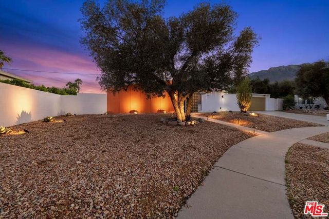 859 E Grace Circle, Palm Springs, CA 92262