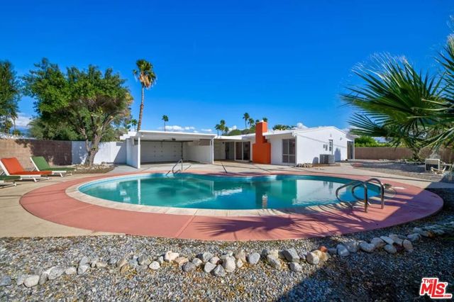 859 E Grace Circle, Palm Springs, CA 92262