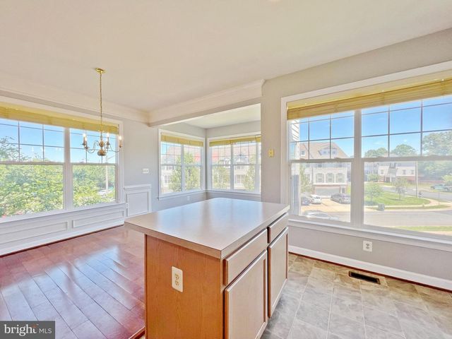 8118 RAINWATER CIR, Manassas, VA 20111