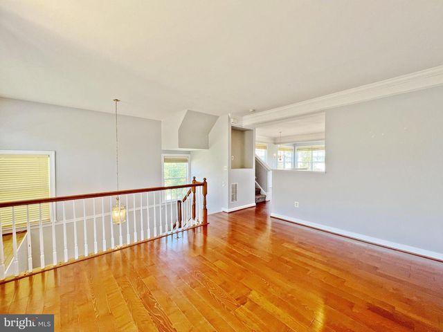 8118 RAINWATER CIR, Manassas, VA 20111