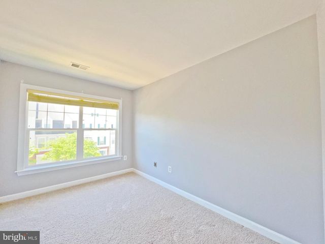 8118 RAINWATER CIR, Manassas, VA 20111