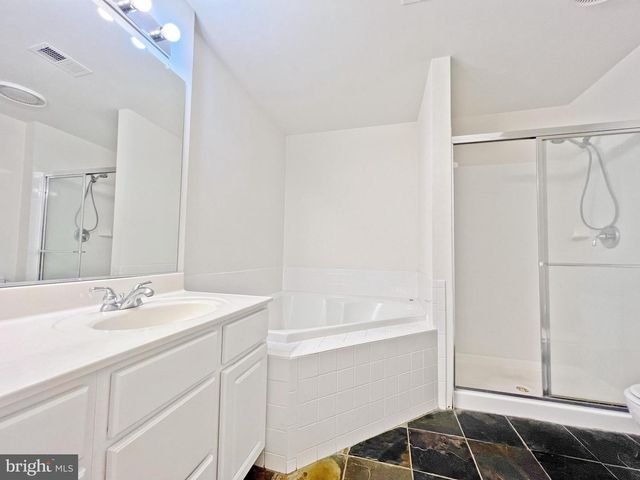 8118 RAINWATER CIR, Manassas, VA 20111