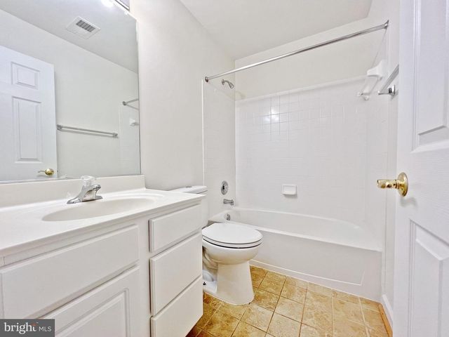 8118 RAINWATER CIR, Manassas, VA 20111