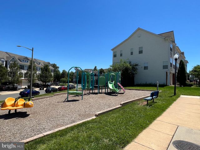8118 RAINWATER CIR, Manassas, VA 20111