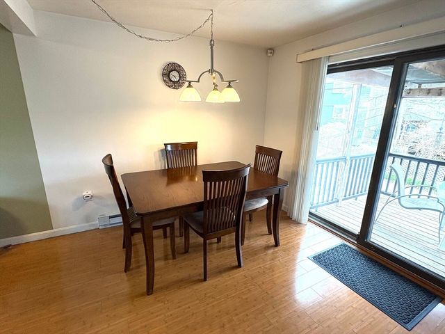 4 Bowers Ave, Tyngsborough, MA 01879
