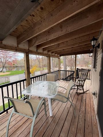 4 Bowers Ave, Tyngsborough, MA 01879
