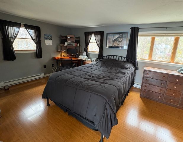 4 Bowers Ave, Tyngsborough, MA 01879