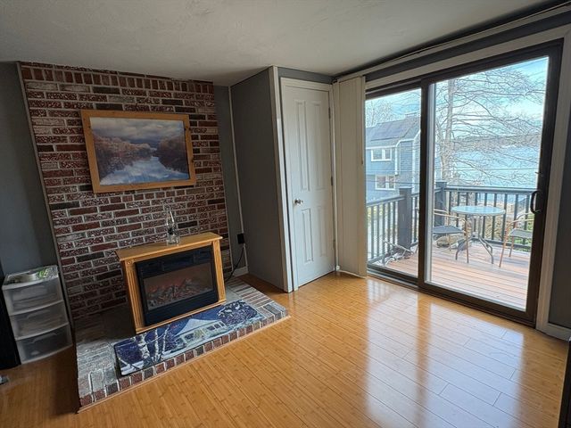 4 Bowers Ave, Tyngsborough, MA 01879