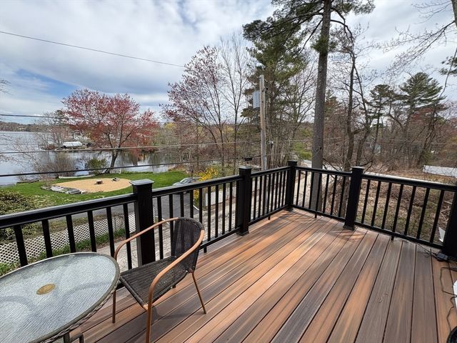 4 Bowers Ave, Tyngsborough, MA 01879