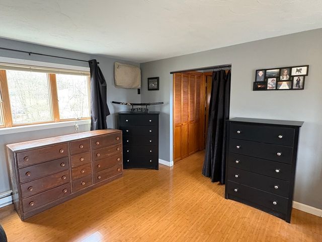 4 Bowers Ave, Tyngsborough, MA 01879