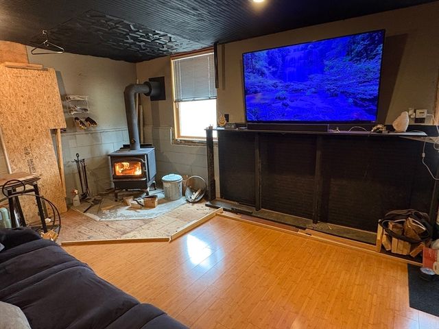 4 Bowers Ave, Tyngsborough, MA 01879