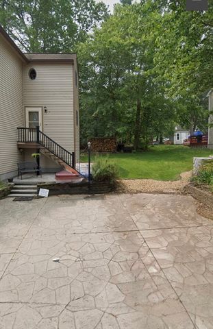 4 Bowers Ave, Tyngsborough, MA 01879