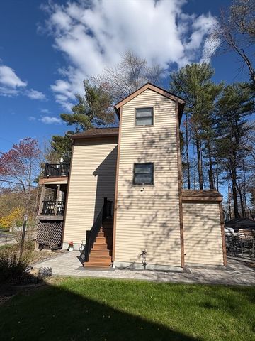 4 Bowers Ave, Tyngsborough, MA 01879
