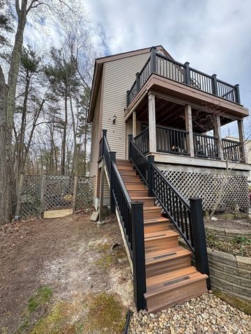 4 Bowers Ave, Tyngsborough, MA 01879