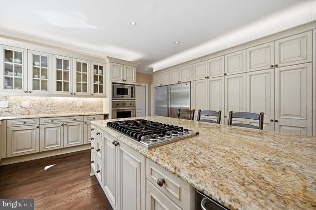 1257 NEW BEDFORD LN, Reston, VA 20194