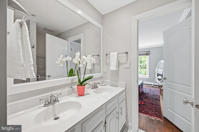 1257 NEW BEDFORD LN, Reston, VA 20194