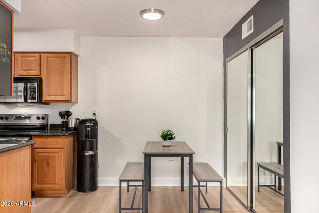 5877 N GRANITE REEF Road 1133, Scottsdale, AZ 85250