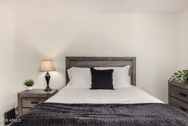 5877 N GRANITE REEF Road 1133, Scottsdale, AZ 85250