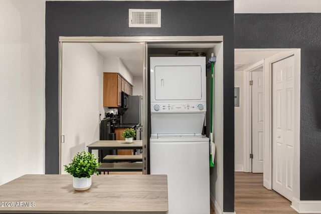 5877 N GRANITE REEF Road 1133, Scottsdale, AZ 85250