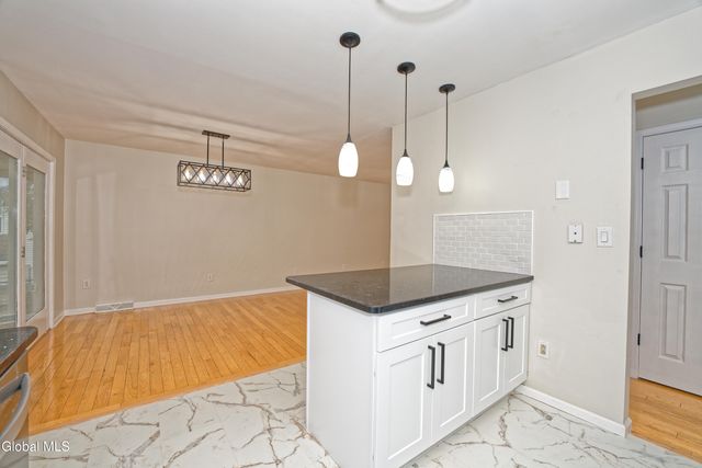 28 Manor Boulevard, Troy, NY 12180