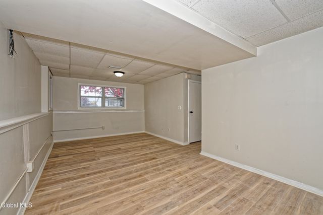 28 Manor Boulevard, Troy, NY 12180