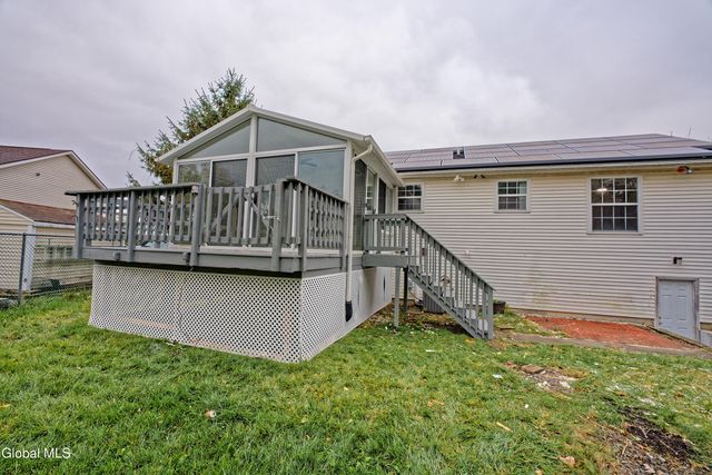 28 Manor Boulevard, Troy, NY 12180