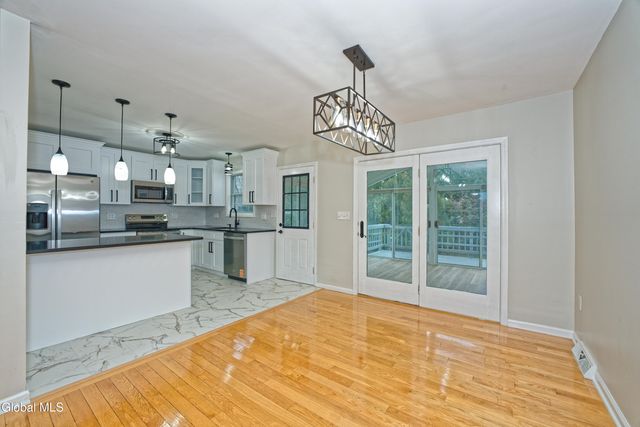 28 Manor Boulevard, Troy, NY 12180