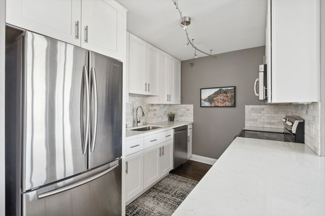 345 N LaSalle Drive 3302, Chicago, IL 60654