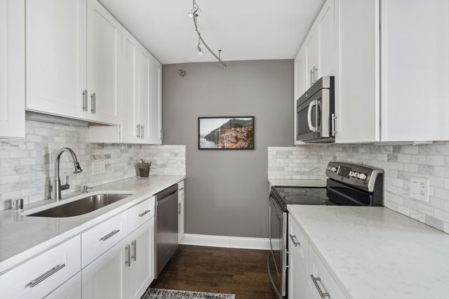 345 N LaSalle Drive 3302, Chicago, IL 60654