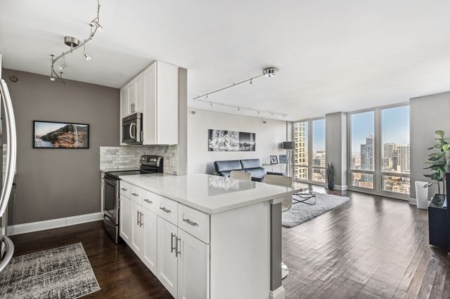 345 N LaSalle Drive 3302, Chicago, IL 60654