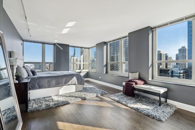 345 N LaSalle Drive 3302, Chicago, IL 60654