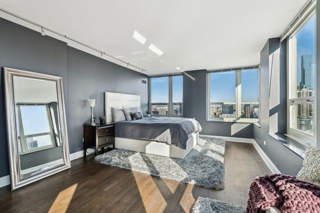 345 N LaSalle Drive 3302, Chicago, IL 60654